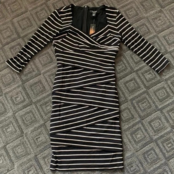 NWT - White House Black Market - Women’s Dress - Size 8P - Picture 2 of 4